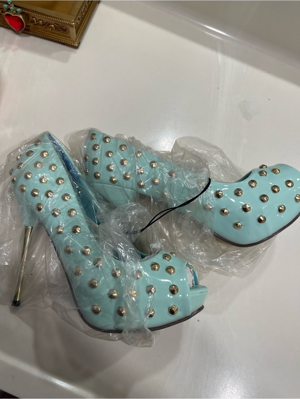 Wet Seal Mint Green Studded High Heel Pumps with Gold Accents - Picture 9 of 11